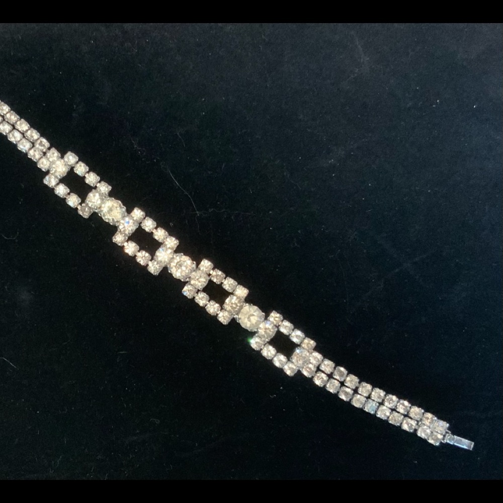 Vintage Carol Deb rhinestone bracelet almost 7” long